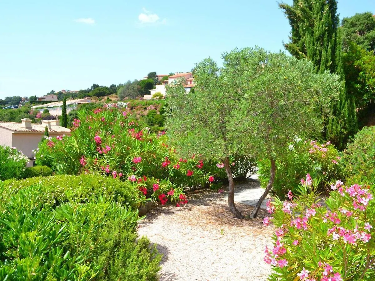 Appartement Avec Jardinet, Terrasse, Piscine Et Parking Aux Issambres - Fr-1-768-9 Les Issambres 0*,  France