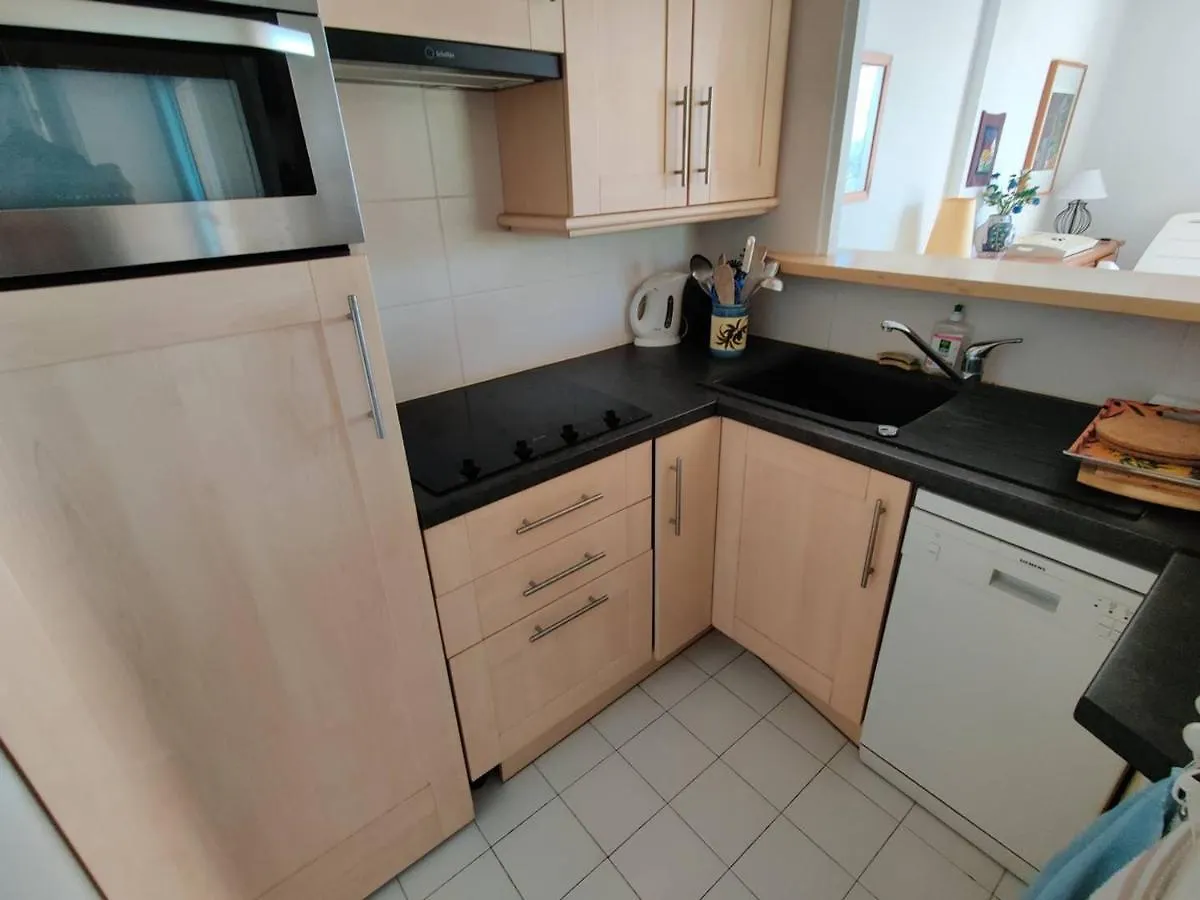 Appartement Avec Jardinet, Terrasse, Piscine Et Parking Aux Issambres - Fr-1-768-9 Les Issambres