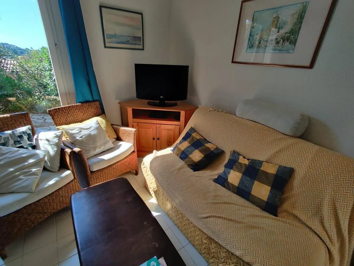 Appartement Avec Jardinet, Terrasse, Piscine Et Parking Aux Issambres - Fr-1-768-9 Les Issambres